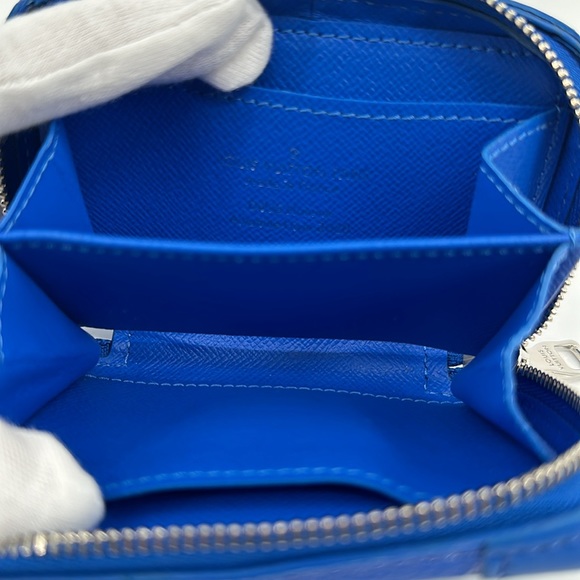 Authenticated LOUIS VUITTON Virgil Abloh Soft Trunk Necklace/Wallet - Picture 5 of 12